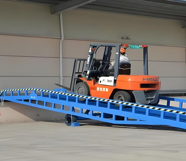 余江移动式卸货平台（叉车用）